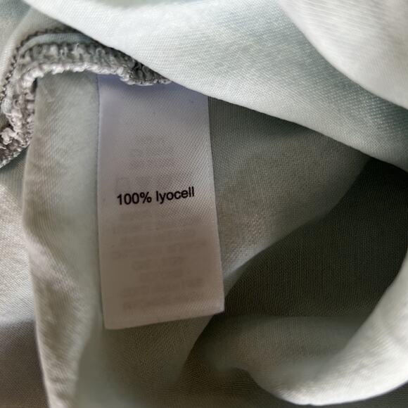 Maurices Light Blue Chambray Button Front Blouse Woman Size Medium Long Sleeves - Picture 6 of 9